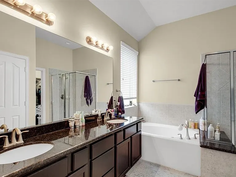 3058 Winterberry Ln — Photo 14