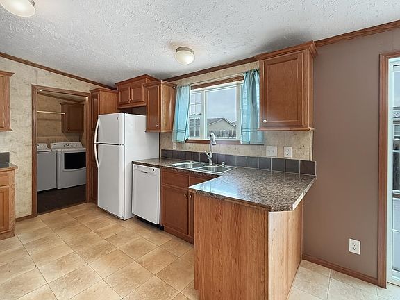 5th image of 705 Coneflower Dr