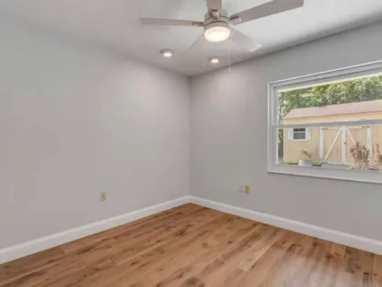 3119 Holiday St — Photo 8