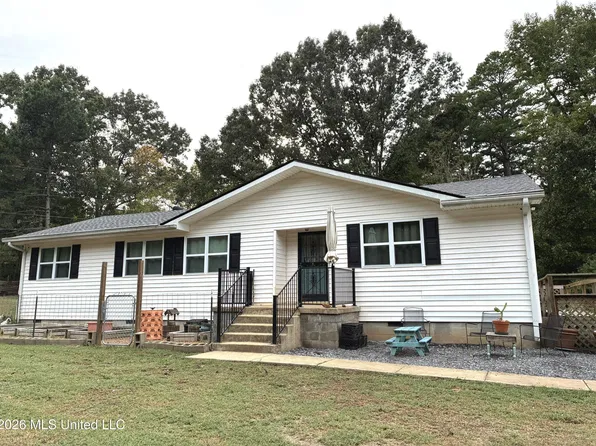 725 Shinault Rd, Byhalia, MS 38611