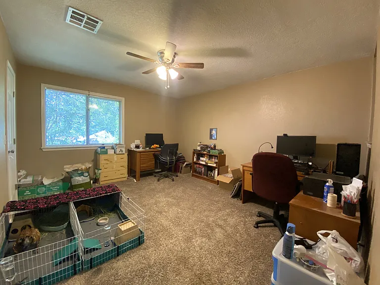 1332 Eastgate Dr — Photo 8