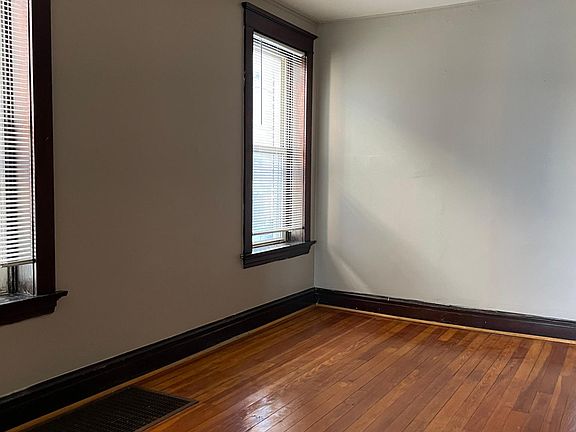 4th image of 4649 Cecil Pl #A