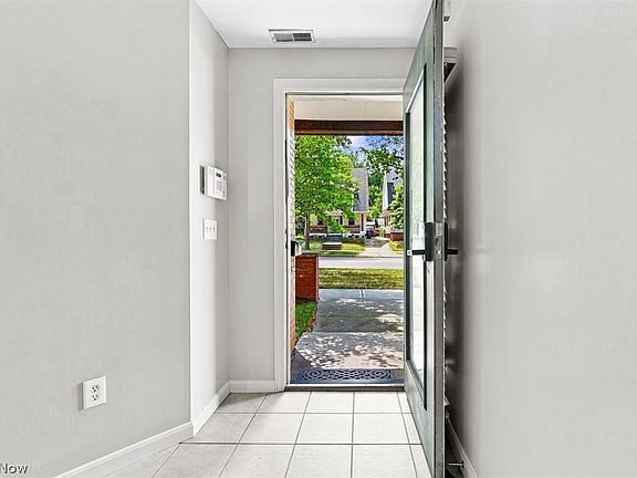 3rd image of 3213 Euclid Heights Blvd