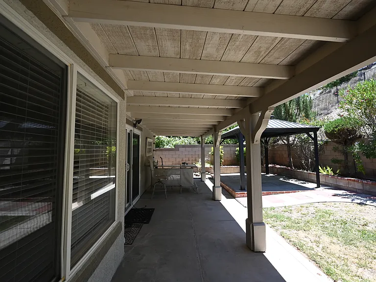 4208 Grandview Dr — Photo 32