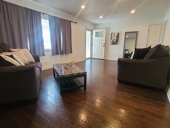 5th image of 2555 Archwood Dr