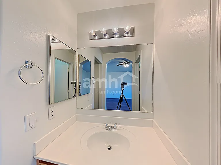 4324 W Darrow St — Photo 12