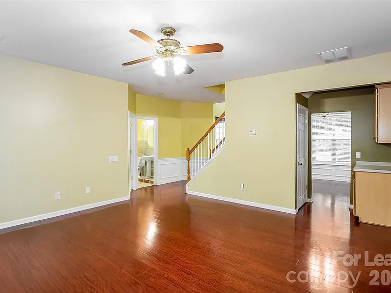 10313 Scotch Pine Cir — Photo 4
