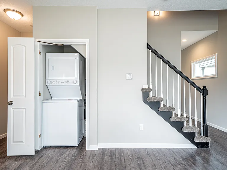 10031 Bluffs Cor — Photo 6