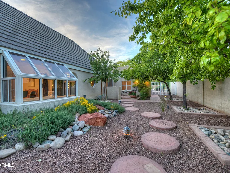 1523 W Vista Ave — Photo 21