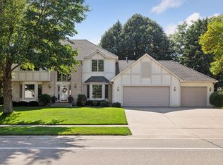 1276 W Royal Oaks Dr, Shoreview, MN 55126