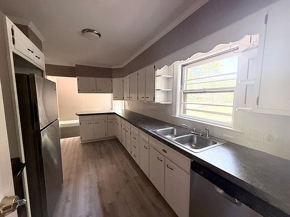 3rd image of 2312 N Centennial St