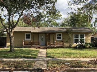 1031 Wilshire Pl, Corpus Christi, TX 78411