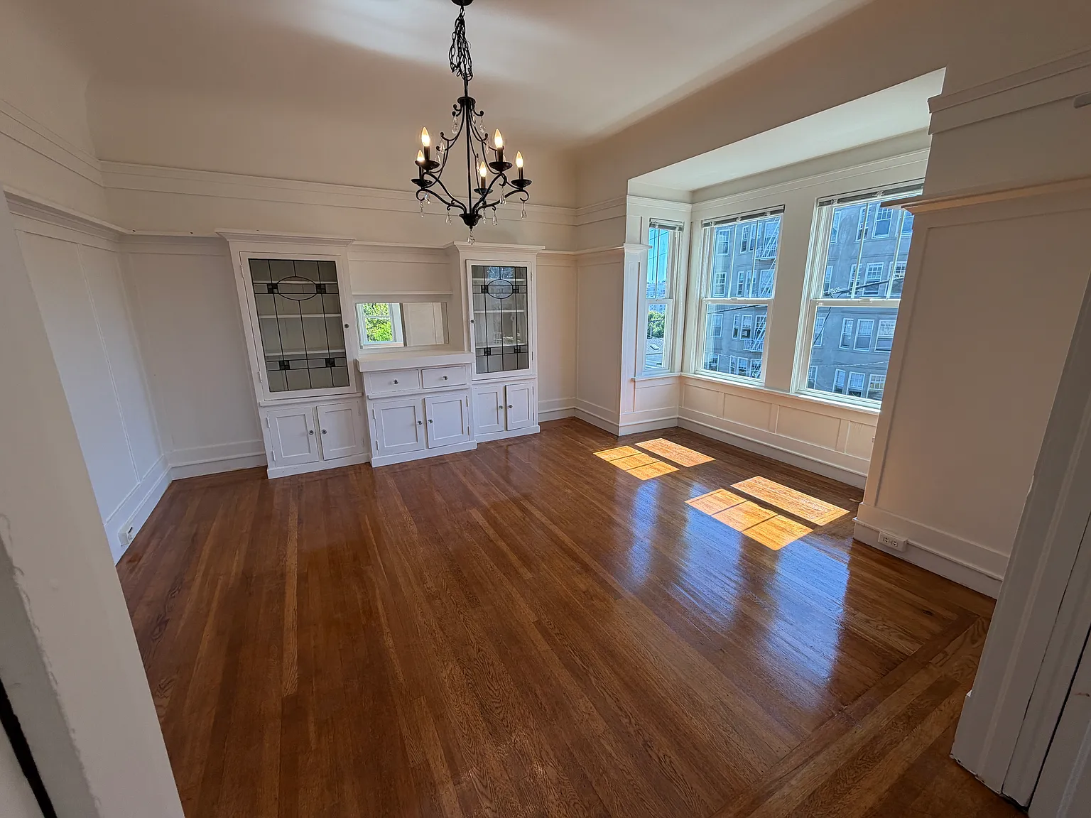 1 bed, 900 sqft, $5,400 — Photo 3