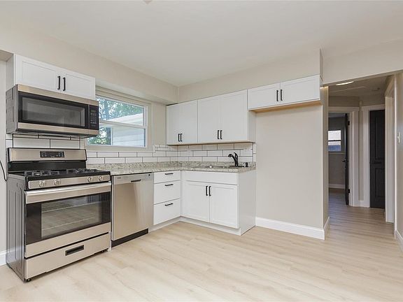 3rd image of 9544 Cote Brilliante Ave