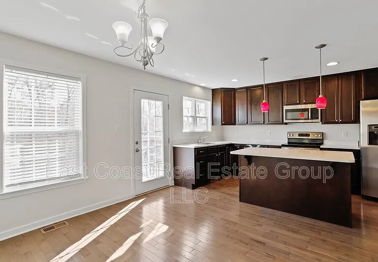 43 Savage Ct — Photo 18