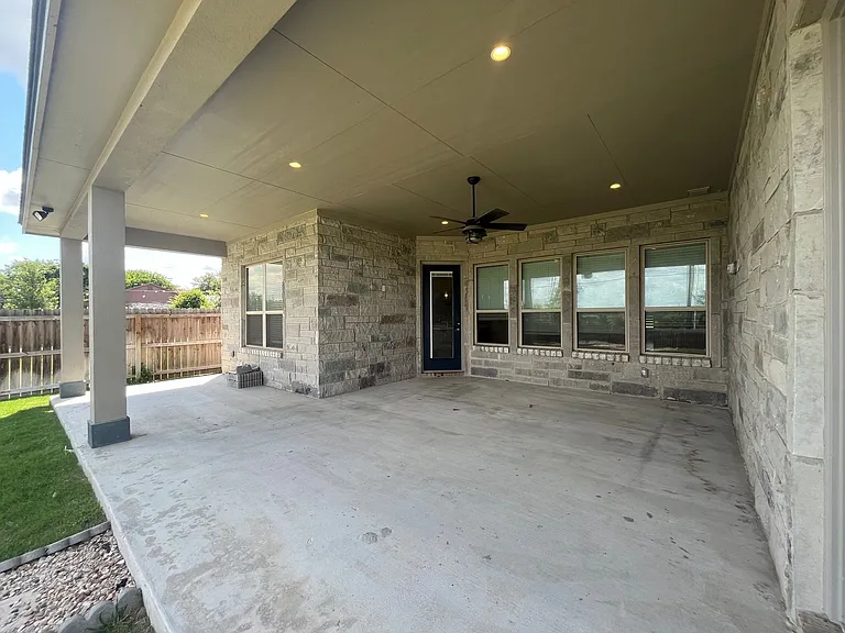 4815 Viewcrest Rd — Photo 42
