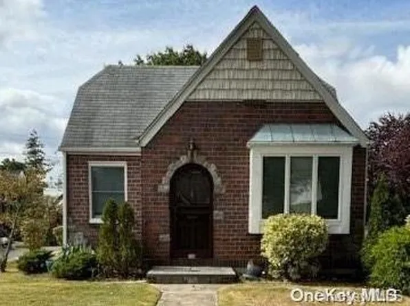 529 Concord Avenue, Williston Park, NY 11596