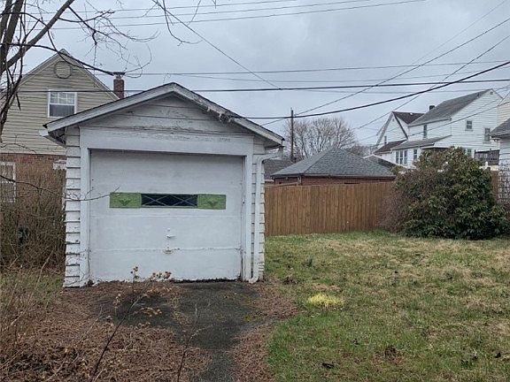 5th image of 315 Murphy Ave