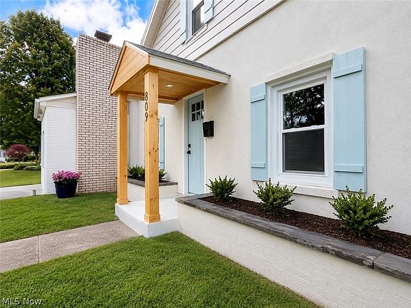 3rd image of 809 32nd St