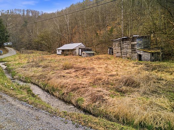 4th image of 1185 Yellow Branch Rd