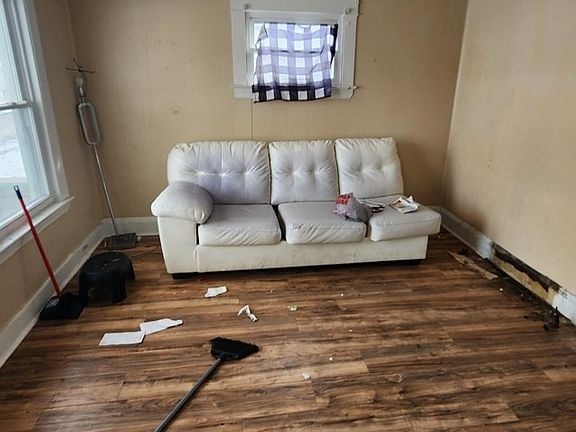 2nd image of 13114 Durkee Ave