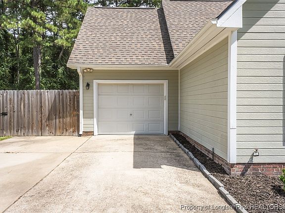 4th image of 104 Whitechapel Ln