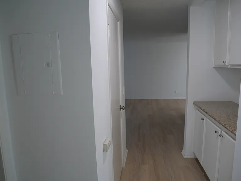 109 Roswell Ave #205 — Photo 13