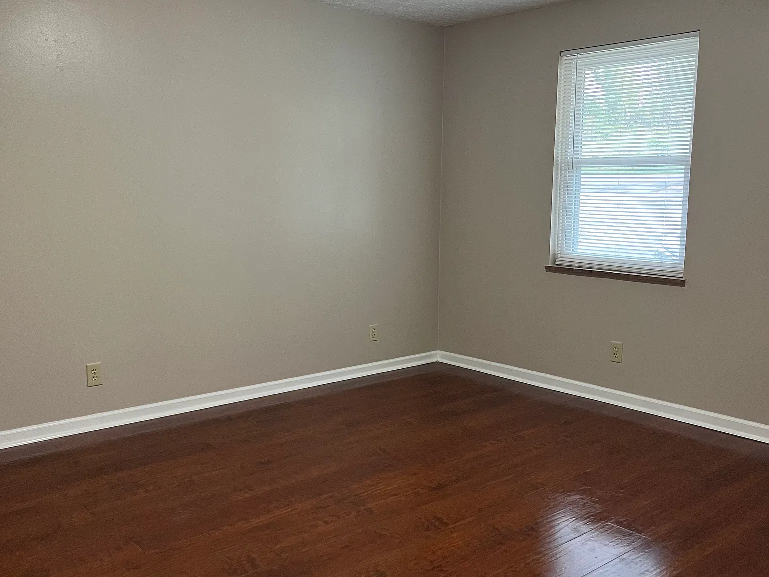 480 E Red Bud Rd — Photo 3