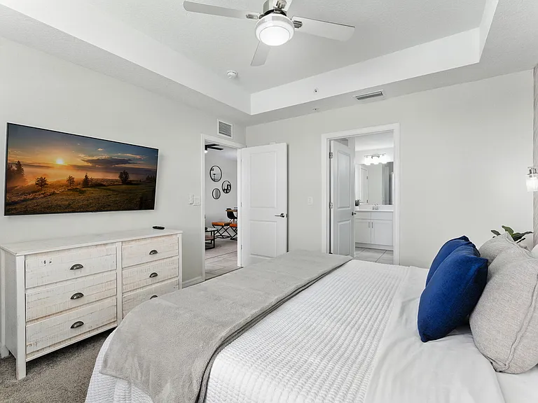 Paradox Cir — Photo 17