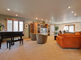 5125 Golf Rd, Skokie, IL 60077