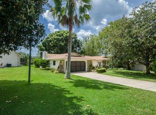 8000 Roxburgh Ct, Weeki Wachee, FL 34613