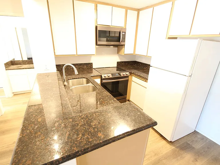 1885 Diamond St #230 — Photo 3