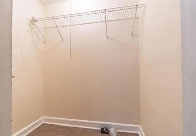 885 S Stephens St — Photo 20
