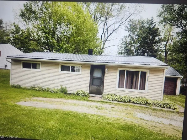 9294 Price Rd, Ravenna, OH 44266