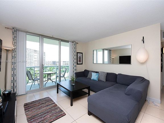 4th image of 3901 S Ocean Dr APT 9P