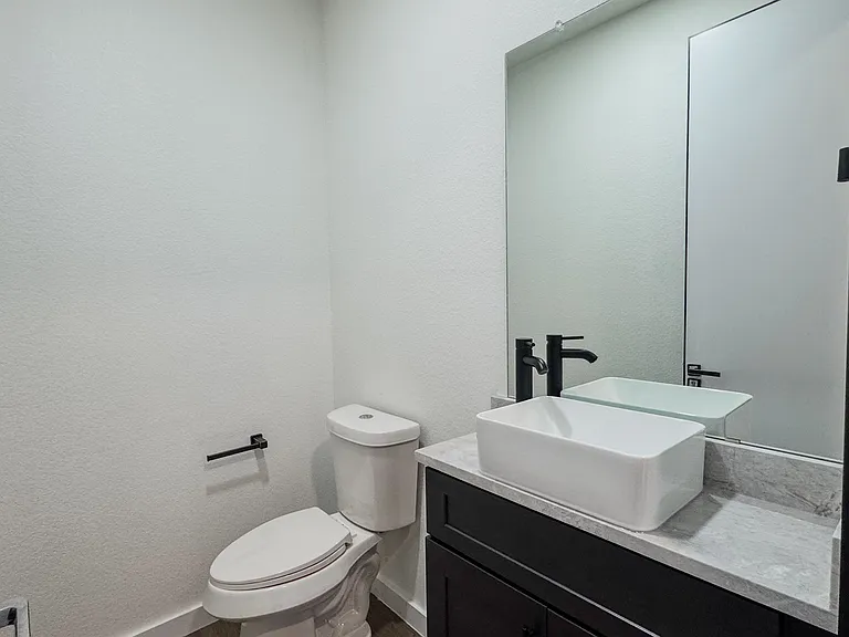 180 Zion Rd — Photo 12