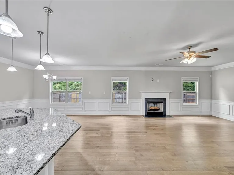 139 Stoney Creek Dr — Photo 17