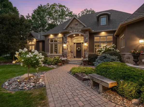 27630 Virginia Cv, Shorewood, MN 55331