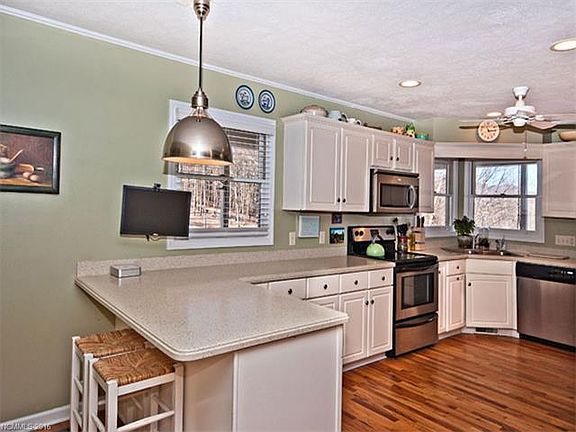 5th image of 565 Stepping Stone Ln