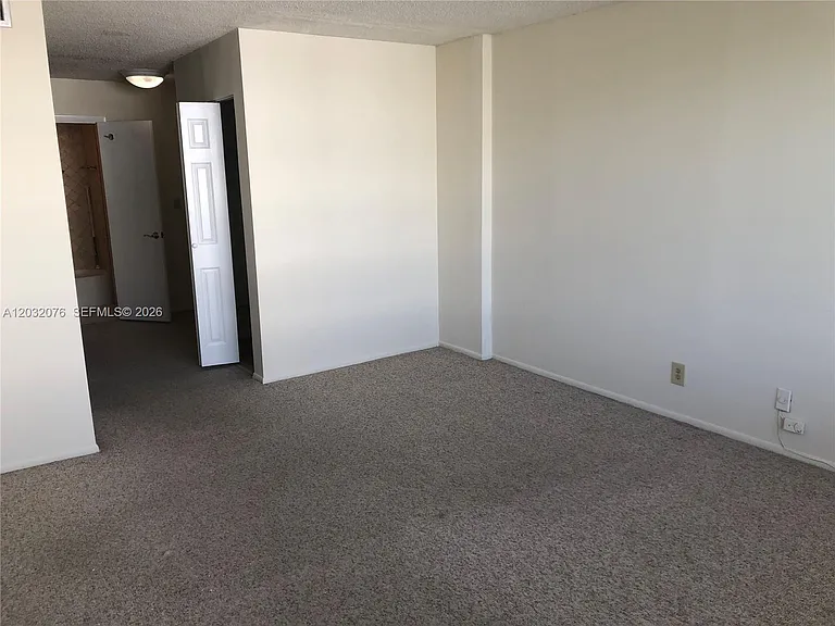 150 Ocean Lane Dr #4B — Photo 18