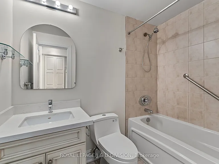 8 Huntley St — Photo 42