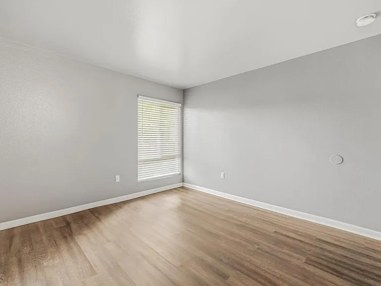 2536 White Oak Pl #5 — Photo 21