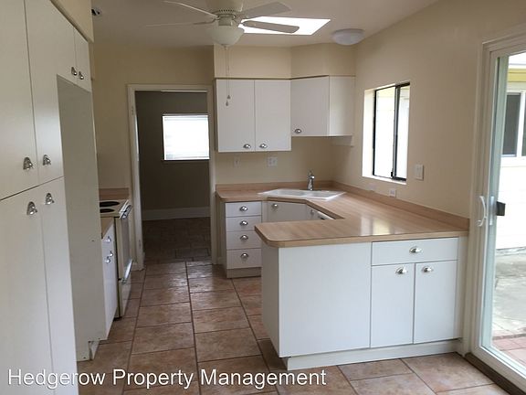 5th image of 4041 Encina Dr
