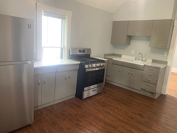 2nd image of 887 Weeks Ave SE #2