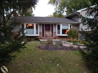 901 Tierney Ave, Highland, MI