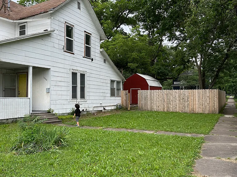 1004 Mechanic St — Photo 3