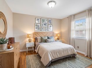 320 W Lebanon Ave #8, Elon, NC 27244