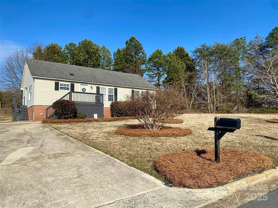 1st image of 1520 Yellowstone Ct