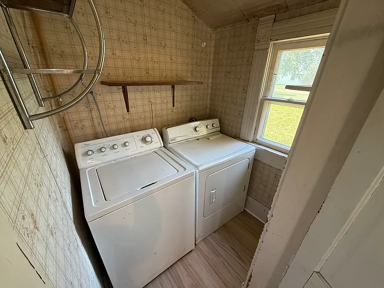 715 N Mulberry St — Photo 6