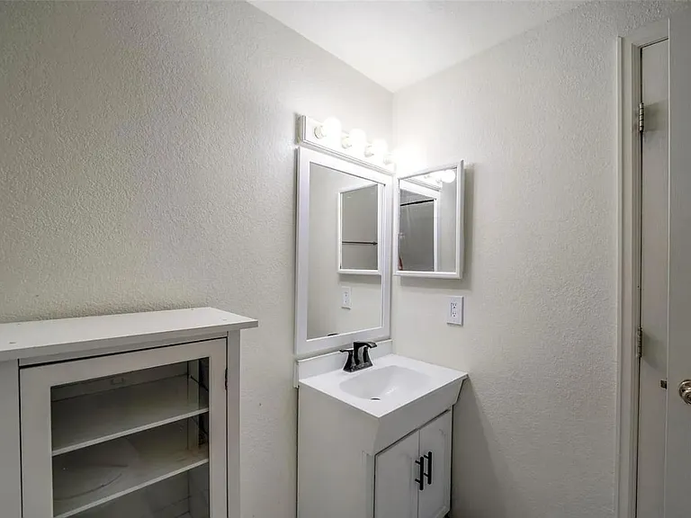 7618 Halleys Dr — Photo 17